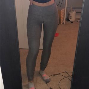 Wunder under grey lululemon leggings